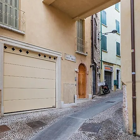 Stretta Castello Апартаменты Дезенцано-дель-Гарда